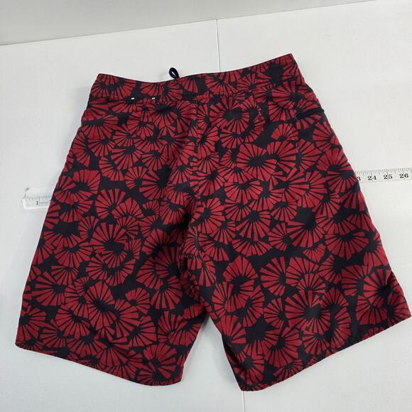 Patagonia Men's 30 Board Shorts Red Black Floral Swim Surf Trunks 6353‎ - Picture 4 of 11